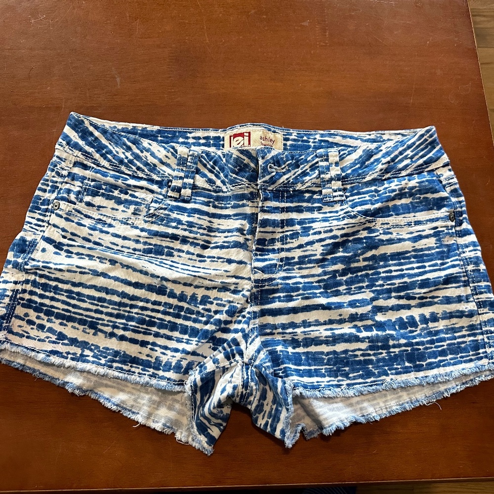 Juniors Tie dye striped shorts